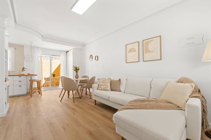 Image No.5-2 Bed Townhouse for sale