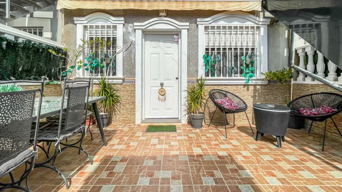 Image No.10-3 Bed Townhouse for sale
