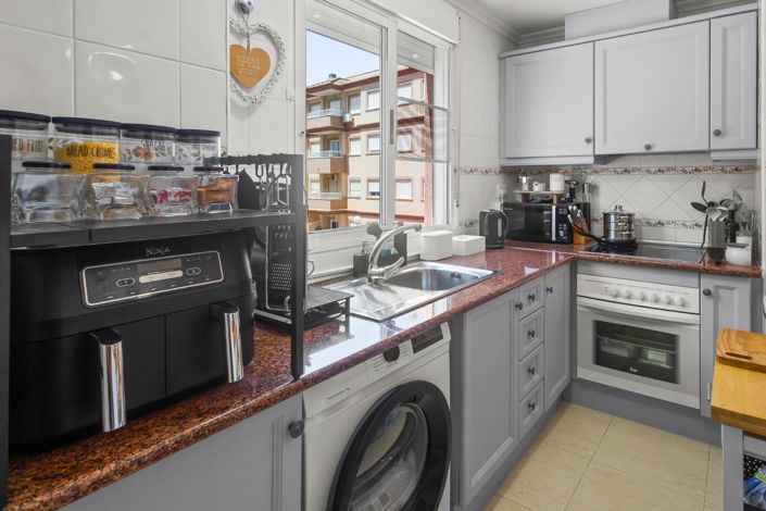Image No.8-2 Bed Apartment for sale