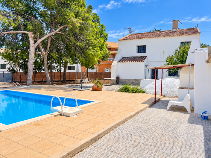 Image No.8-6 Bed Villa for sale