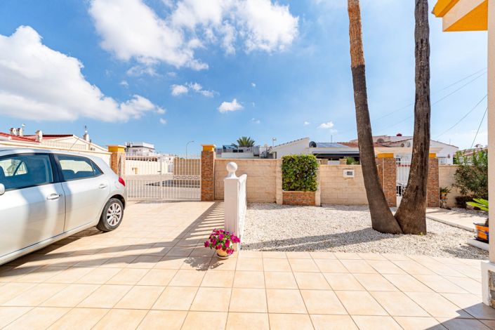 Image No.30-4 Bed Townhouse for sale