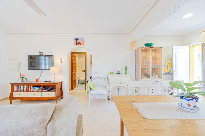 Image No.14-4 Bed Townhouse for sale