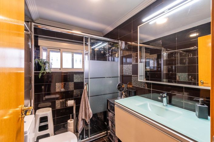 Image No.21-3 Bed Apartment for sale