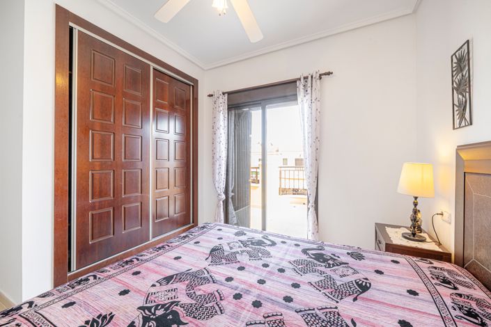 Image No.24-2 Bed Townhouse for sale