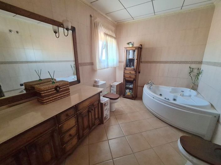 Image No.11-3 Bed Villa for sale