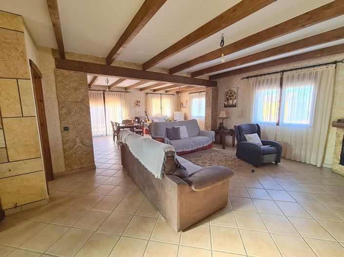 Image No.29-3 Bed Villa for sale