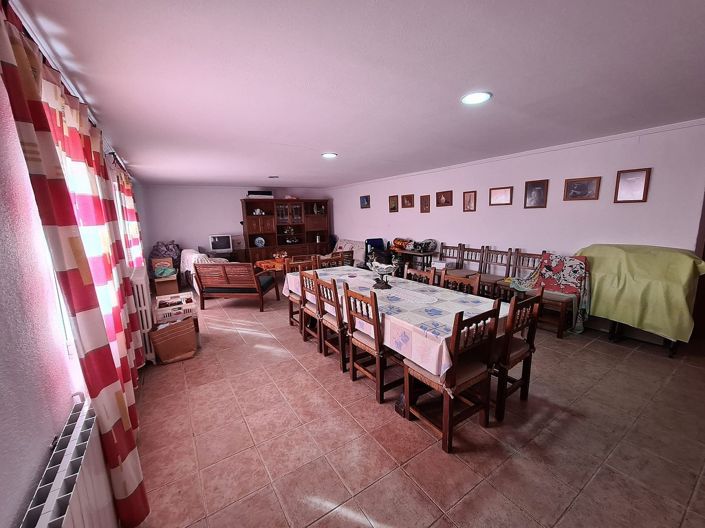 Image No.18-4 Bed Country House for sale