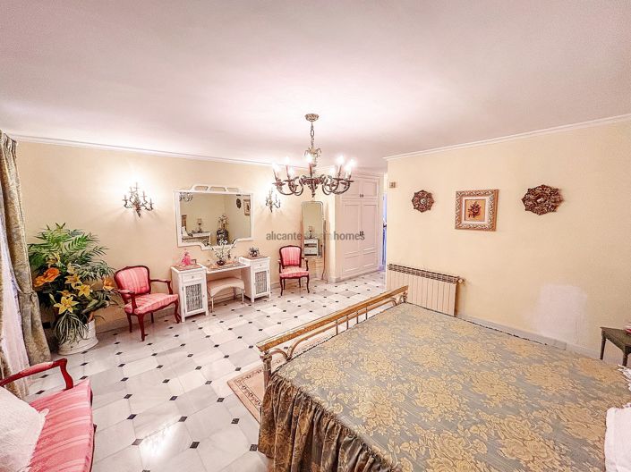 Image No.31-Villa de 6 chambres à vendre à Monóvar