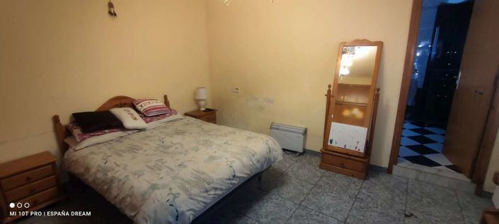 Image No.16-6 Bed Semi-Detached for sale