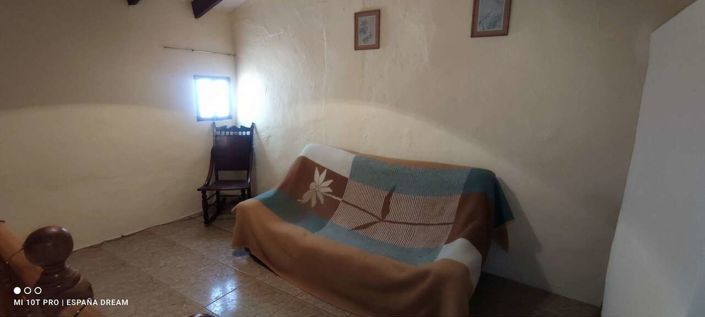 Image No.19-6 Bed Semi-Detached for sale