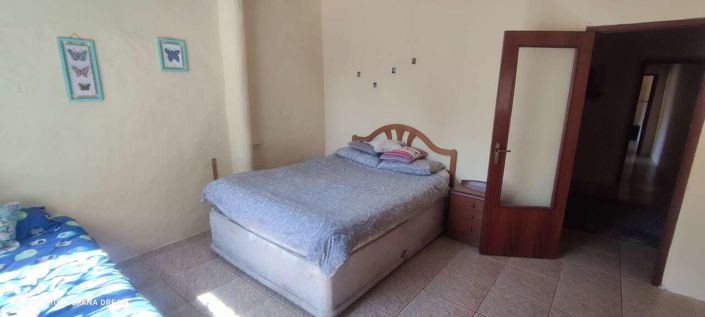 Image No.22-6 Bed Semi-Detached for sale