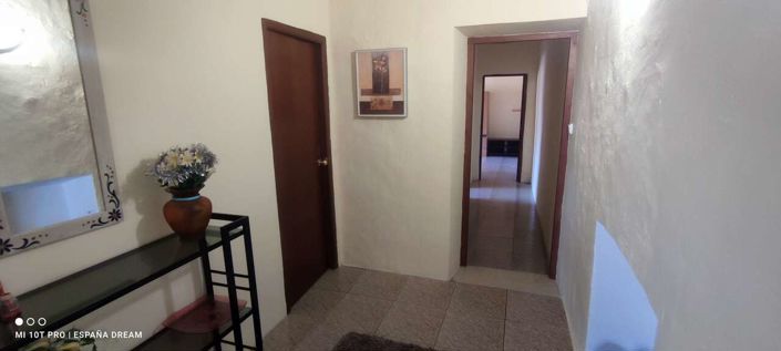 Image No.23-6 Bed Semi-Detached for sale