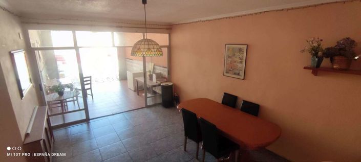 Image No.28-6 Bed Semi-Detached for sale
