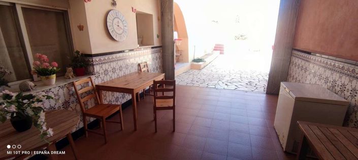 Image No.29-6 Bed Semi-Detached for sale