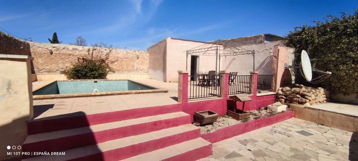 Image No.35-6 Bed Semi-Detached for sale