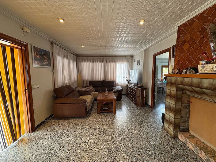 Image No.18-4 Bed Country House for sale