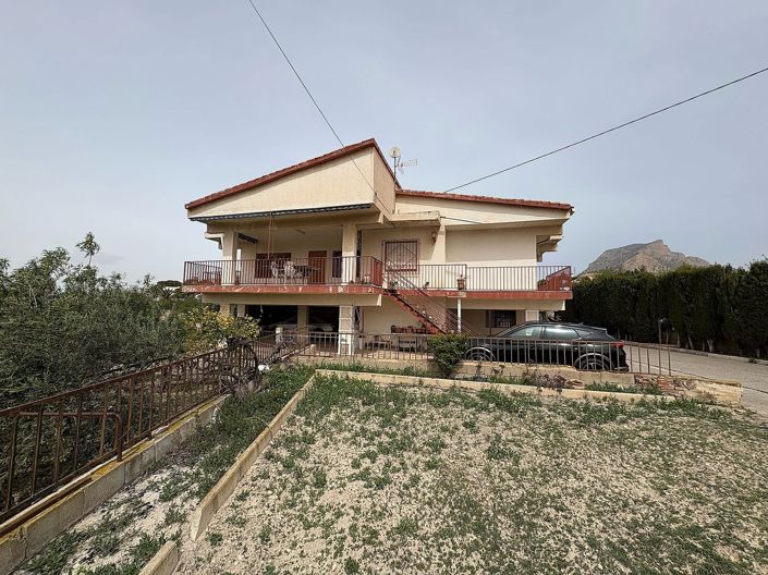 Image No.43-4 Bed Country House for sale