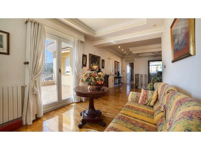 Image No.12-6 Bed Villa for sale