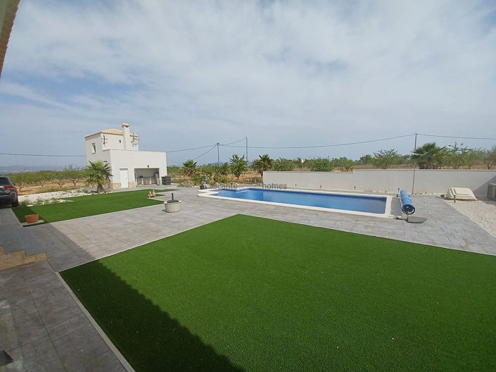 Image No.15-6 Bed Villa for sale