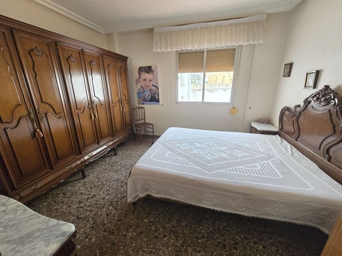 Image No.21-4 Bed Townhouse for sale