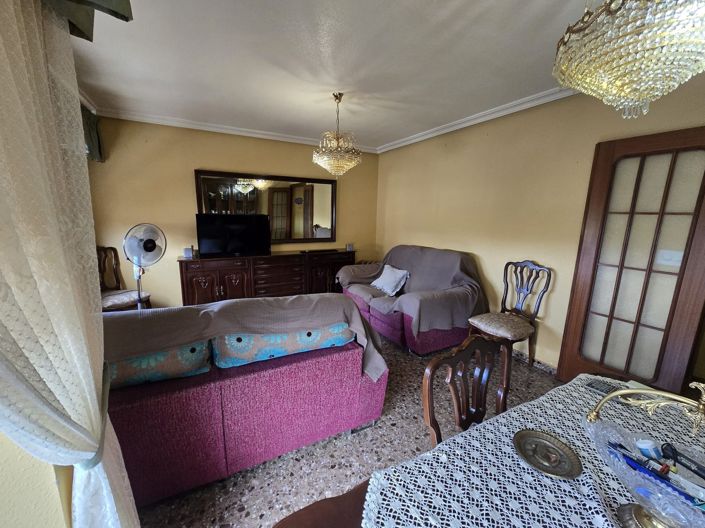 Image No.24-4 Bed Townhouse for sale