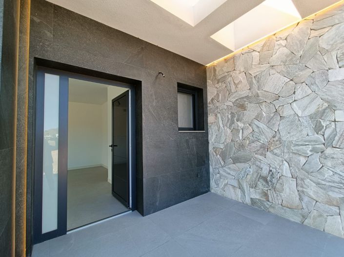 Image No.3-3 Bed Villa for sale