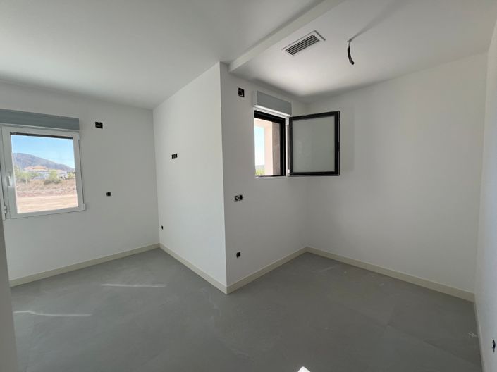 Image No.21-3 Bed Villa for sale