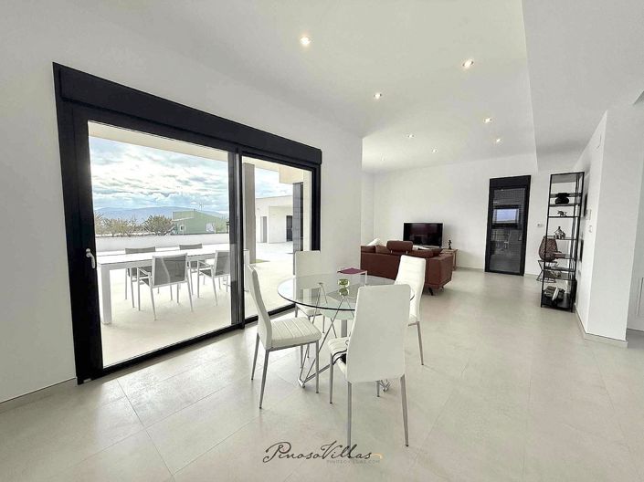 Image No.18-3 Bed Villa for sale