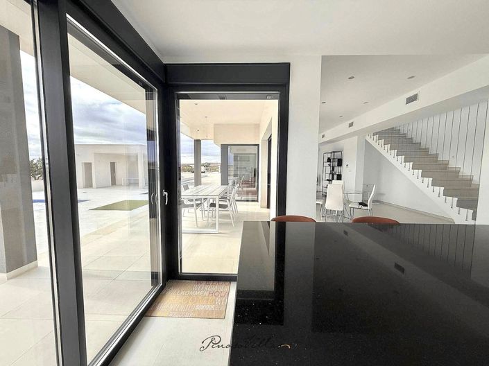 Image No.20-3 Bed Villa for sale