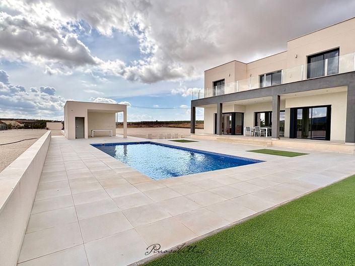 Image No.3-3 Bed Villa for sale