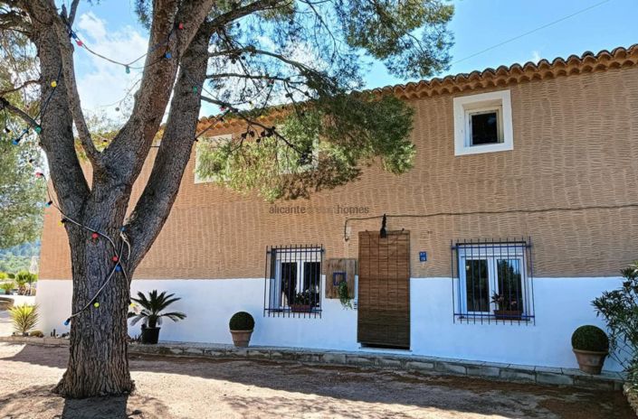 Image No.3-4 Bed Country House for sale