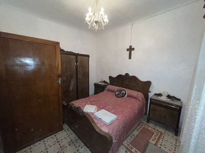 Image No.33-8 Bed Country House for sale