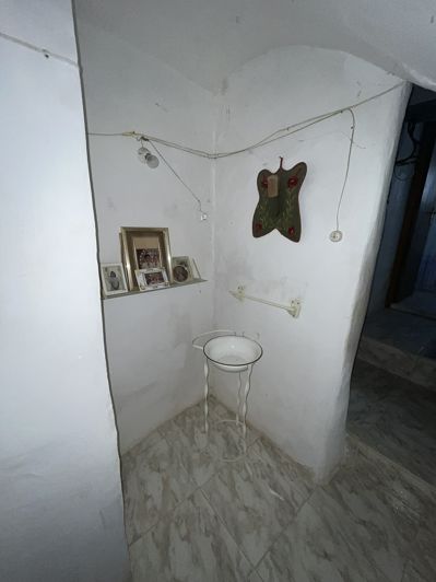 Image No.38-8 Bed Country House for sale