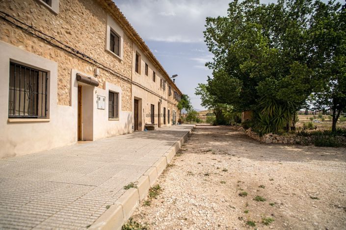 Image No.6-5 Bed Country House for sale