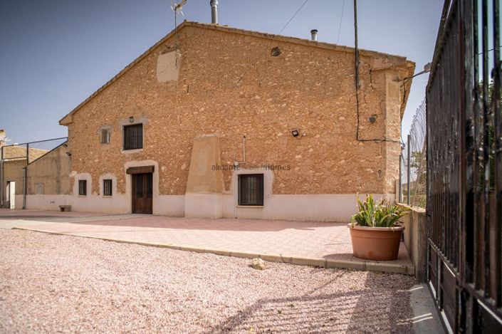 Image No.8-5 Bed Country House for sale