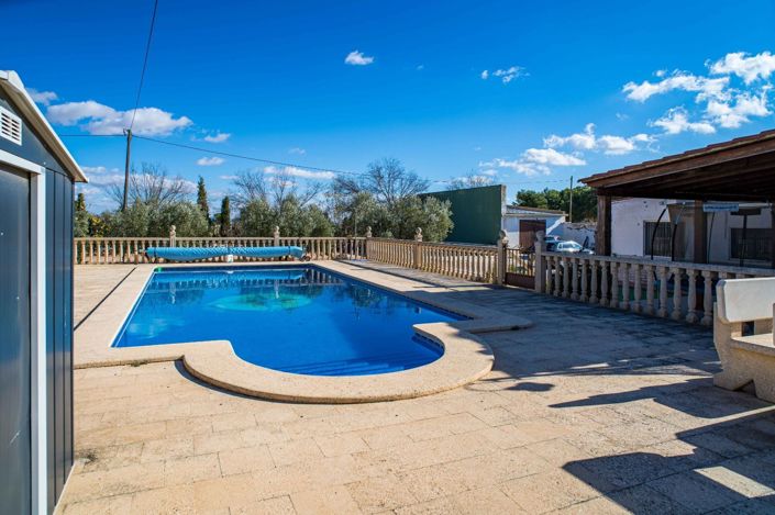 Image No.2-5 Bed Country House for sale