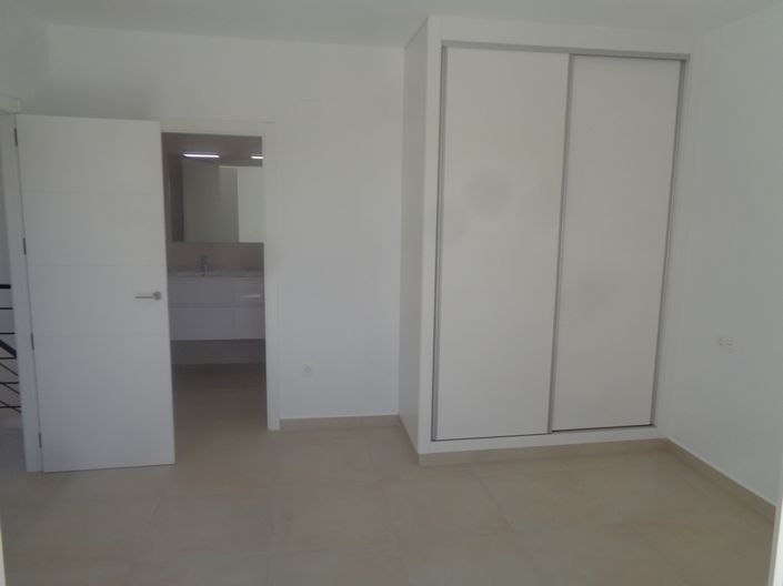 Image No.21-4 Bed Villa for sale