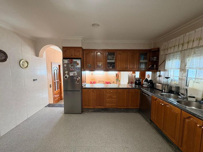 Image No.12-6 Bed Villa for sale