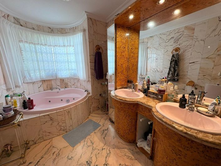 Image No.18-6 Bed Villa for sale
