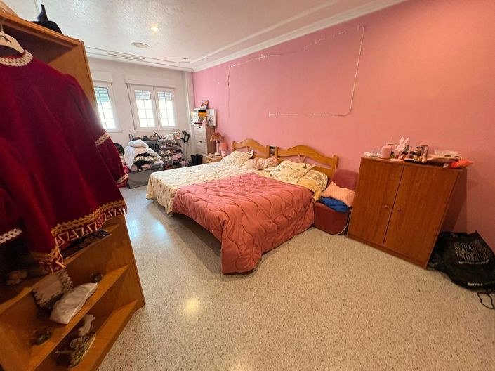 Image No.19-6 Bed Villa for sale