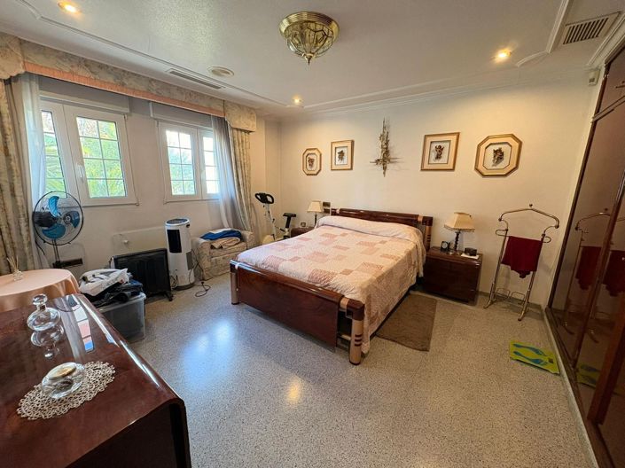 Image No.25-6 Bed Villa for sale