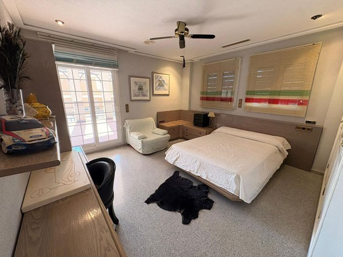Image No.34-6 Bed Villa for sale