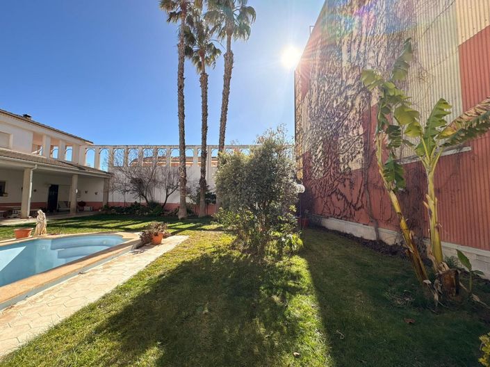 Image No.44-6 Bed Villa for sale