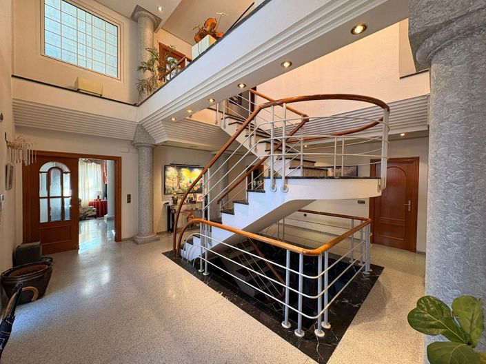 Image No.5-6 Bed Villa for sale