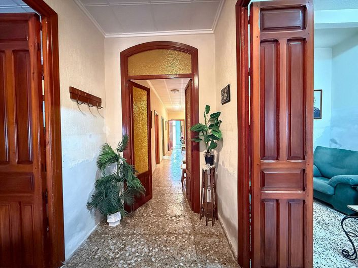 Image No.15-5 Bed Townhouse for sale