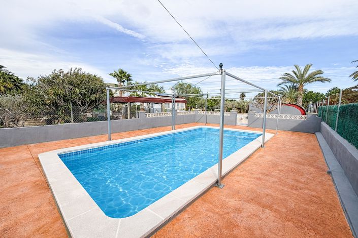 Image No.5-2 Bed Country House for sale
