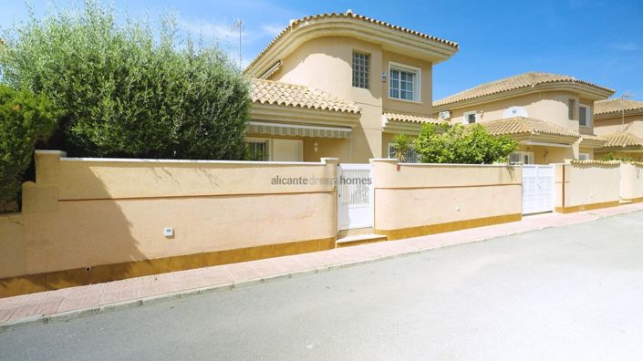 Image No.5-Villa de 3 chambres à vendre à Torrevieja