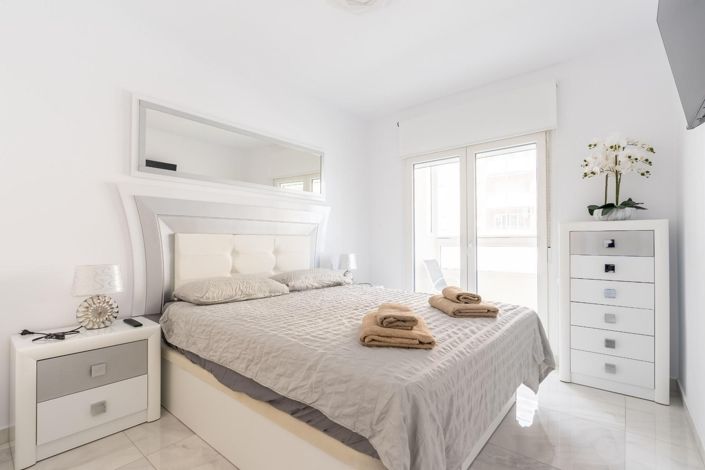 Image No.14-4 Bed Townhouse for sale