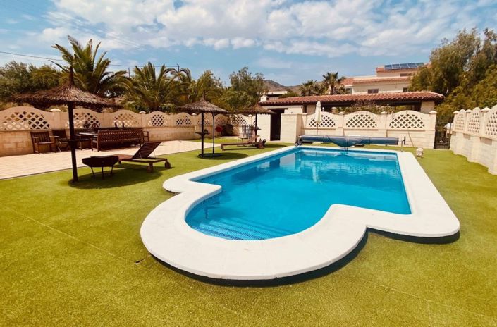 Image No.2-4 Bed Villa for sale