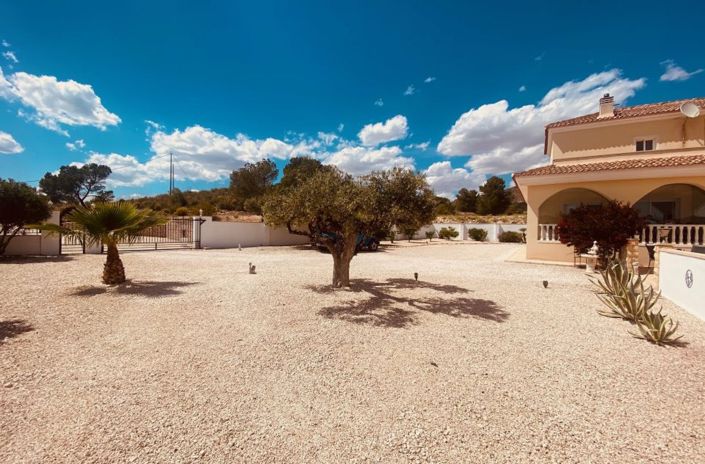 Image No.10-4 Bed Villa for sale